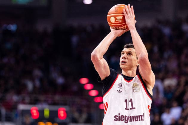 BONN, GERMANY - JUNE 04: Vladimir Lucic (FC Bayern Muenchen, 11) shoots from the freethrow line during the easyCredit Basketball Bundesliga Playoffs Semi-final match 3 between Telekom Baskets Bonn vs. FC Bayern Muenchen at Telekom Dome Bonn on match 3 of easyCredit Basketball Bundesliga Playoffs Semi-final on June 04, 2026 in Bonn, Germany. North Rhine Westphalia Germany Copyright: xSteffiexWunderlx