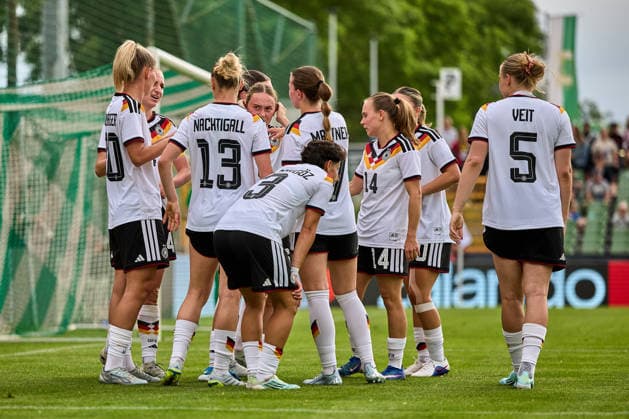 04 06 2026, GER, Womens soccer, International test matches, Friendly match, 2026, Germany U23 Denmark U23 team, Germany, Cheering after 1 0 Leipzig Alfred Kunze Sportpark Sachsen Germany