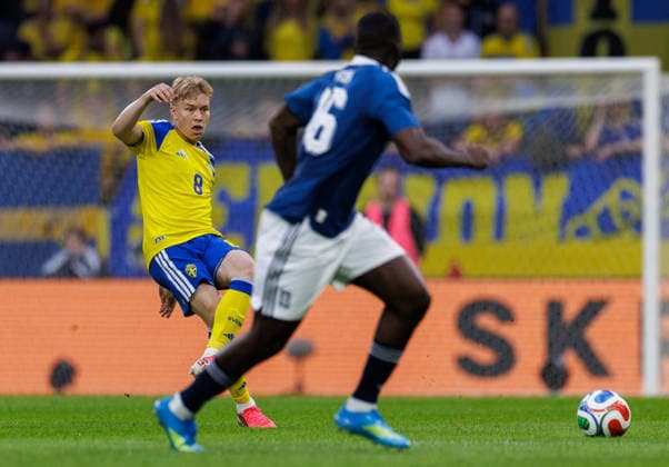 260604 Daniel Svensson of Sweden during the international friendly football match between Sweden and Greece on June 4, 2026 in Stockholm Photo Maxim Thore BILDBYRAN code MT JM0822 bbeng fotboll football soccer fotball träningslandskamp international friendly sverige sweden sverige a grekland greece  Copyright: MAXIMxTHORE BB260604MT024