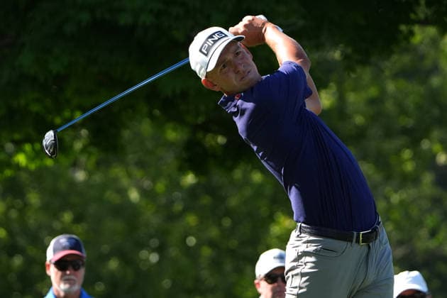 DUBLIN, OH - JUNE 04: Sam Stevens of United States plays his shot from the fifth tee during first round of the Memorial Tournament on June 04, 2026 at the Muirfield Village Golf Club in Dublin, Ohio. (Photo by Jason Mowry Icon Sportswire) GOLF: JUN 04 PGA, Golf Herren the Memorial Tournament presented by Workday EDITORIAL USE ONLY Icon260604015