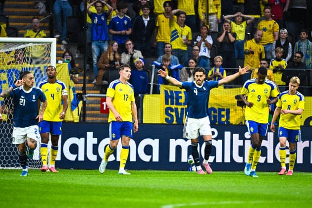 Greece s Kostas Tsimikas celebrates after scoring 0-1, Sweden s Isak Hien, Sweden s Viktor Gyökeres, Sweden s Alexander Isak and Sweden s Daniel Svensson look dejected during Thursday s training international soccer match between Sweden and Greece at the Strawberry arena ahead of the soccer World Cup this summer Stockholm, Sweden June 4, 2026 STOCKHOLM SWEDEN x10090x  Copyright: xClaudioxBresciani TTx FOOTBALL SWEDEN-GREECE
