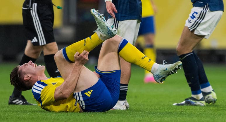 260604 Viktor Gyökeres of Sweden in pain during the international friendly football match between Sweden and Greece on June 4, 2026 in Stockholm Photo Johanna Säll BILDBYRAN kod JL JM0822 bbeng fotboll football soccer fotball träningslandskamp international friendly sverige sweden sverige a grekland greece  Copyright: JOHANNAxSÄLL BB260604BB501
