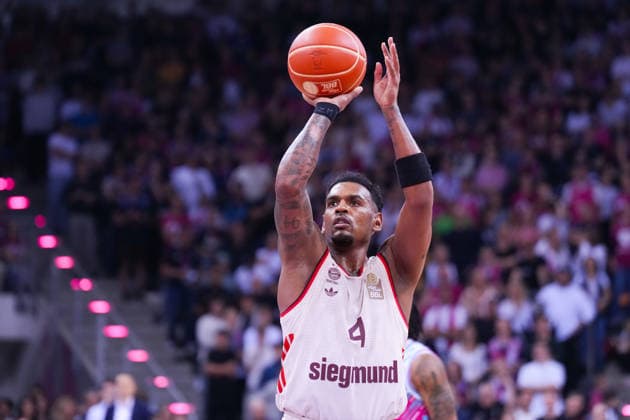 04 06 2026, xydrx, basketball, easyCredit Basketball Bundesliga, playoffs, semi-final game 3, Telekom Baskets Bonn FC Bayern München Basketball, Telekom Dome Bonn Xavier Rathan Mayes FC Bayern Muenchen Basketball, 4 at free throw Copyright: HMBxMedia YannisxDreimann