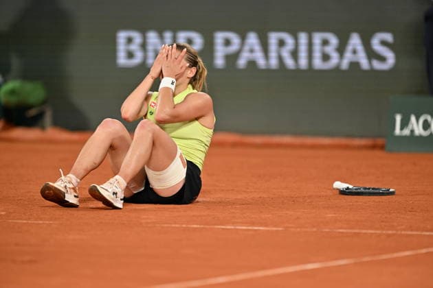 2026 French Open (Roland-Garros) - Day 12 PARIS, FRANCE - JUNE 4: Maja Chwalinska of Poland celebrates after winning against Diana Shnaider (not seen) during their Women s Singles semi-final match on Day Twelve of the 2026 French Open at Roland Garros in Paris, France on June 4, 2026. Mustafa Yalcin Anadolu Paris France. Editorial use only. Please get in touch for any other usage.  Copyright: x2026xAnadoluxMustafaxYalcinx