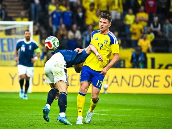 Greece s Konstantinos Koulierakis against Sweden s Viktor Gyökeres during Thursday s friendly football match between Sweden and Greece at Strawberry Arena ahead of this summer s World Cup Stockholm, Sweden June 4, 2026 STOCKHOLM SWEDEN x10090x  Copyright: xClaudioxBresciani TTx FOTBOLL SWEDEN-GREECE