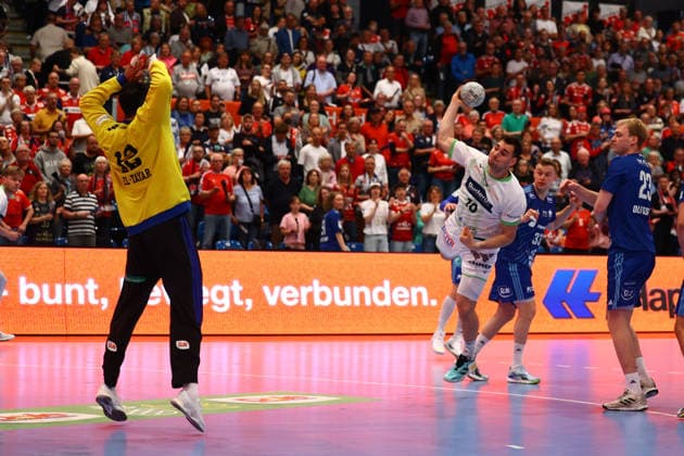 Handball I Men I Season 2025 2026 I Bundesliga I 33 Matchday I HSV Hamburg HSG Wetzlar I 04 06 2026 Mohamed Essam Moustafa El Tayar 12, HSV Hamburg Josip Simic 10, HSG Wetzlar Hamburg Alsterdorfer Sporthalle Hamburg Germany Copyright: xLobeca RalfxHomburgx