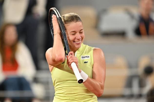 2026 French Open (Roland-Garros) - Day 12 PARIS, FRANCE - JUNE 04: Maja Chwalinska of Poland celebrates after winning her Women s Singles semi-final match against Diana Shnaider on Day Twelve of the 2026 French Open at Roland Garros on June 04, 2026 in Paris, France. Mustafa Yalcin Anadolu Paris France. Editorial use only. Please get in touch for any other usage.  Copyright: x2026xAnadoluxMustafaxYalcinx