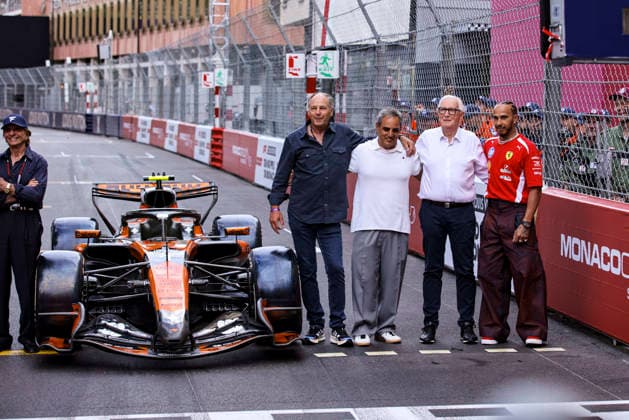 F1 - MONACO GRAND PRIX 2026 McLaren F1 Team 1000th Grand prixs celebration picture Gerhard Berger, Juan Pablo Montoya, Lewis Hamilton portrait McLaren F1 Team MCL40, during the Formula 1 Grand Prix de Canada 2026, 6th round of the 2026 Formula One World Championship, WM, Weltmeisterschaft from June 5 to 7, 2026 on the Circuit de Monaco, in Monte-Carlo, Monaco - Monte-CarloMonaco  Copyright: xXavixBonillax