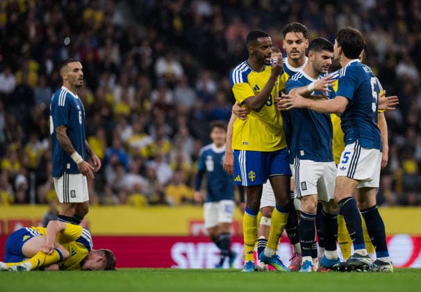 260604 Alexander Isak of Sweden reacts at Panagiotis Retsos of Greece during the international friendly football match between Sweden and Greece on June 4, 2026 in Stockholm Photo Joel Marklund BILDBYRAN kod JM JM0822 bbeng fotboll football soccer fotball träningslandskamp international friendly sverige sweden sverige a grekland greece  Copyright: JOELxMARKLUND BB260604JM034
