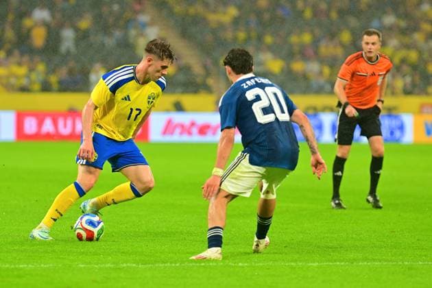 Strawberry Arena SOLNA, SWEDEN - JUNE 4: Viktor Gyokeres of Sweden and Christos Zafeiris of Greece during the friendly match between Sweden and Greece at Strawberry Arena on June 4, 2026 in Solna, Sweden. (Peter Sonander SPP)  Copyright: xx spp-en-PeSo-20260604_SPP_PeterSonander_5500