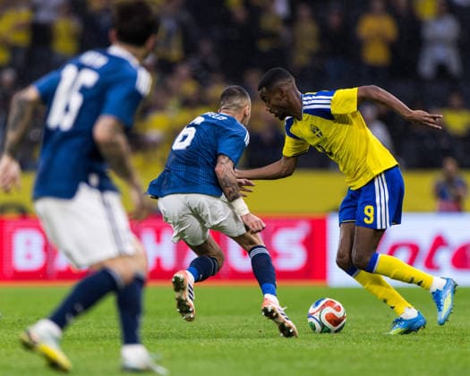 260604 Dimitris Kourbelis of Greece and Alexander Isak of Sweden during the international friendly football match between Sweden and Greece on June 4, 2026 in Stockholm Photo Maxim Thore BILDBYRAN kod MT JM0822 bbeng fotboll football soccer fotball träningslandskamp international friendly sverige sweden sverige a grekland greece  Copyright: MAXIMxTHORE BB260604MT036