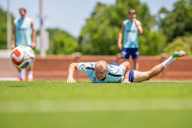 Sport Bilder des Tages 260604 Erling Braut Haaland of the Norwegian national football team at a training session during day -7 of the FIFA World Cup, WM, Weltmeisterschaft, Fussball 2026 on June 4, 2026 in Greensboro. Photo: Vegard Grott BILDBYRAN kod VG VG0936 bbeng fotball football soccer fotboll fifa world cup vm fotball-vm norge norway trening träning training practice precamp pre-camp *** 260604 Erling Braut Haaland of the Norwegian national football team at a training session during day 7 of the FIFA World Cup 2026 on June 4, 2026 in Greensboro Photo Vegard Grott BILDBYRAN kod VG VG0936 bbeng fotball football soccer fotboll fifa world cup vm fotball vm norge norway trening träning training practice precamp pre camp  Copyright: VEGARDxGRoTT BB260604VG005
