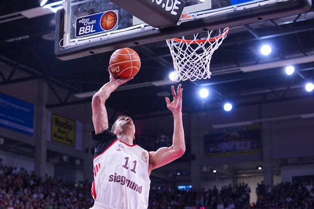04 06 2026, xydrx, basketball, easyCredit Basketball Bundesliga, playoffs, semi-final game 3, Telekom Baskets Bonn FC Bayern München Basketball, Telekom Dome Bonn Vladimir Lucic FC Bayern Muenchen Basketball, 11 at the Dunk Copyright: HMBxMedia YannisxDreimann