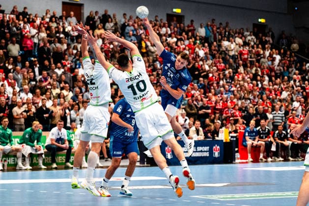 04 06 2026, xdobgx, Handball Daikin HBL, Handball Sport Verein Hamburg HSG Wetzlar v l Nicolaj Jorgensen Handball Sport Verein Hamburg, 11 throwing, in action, throwing Hamburg