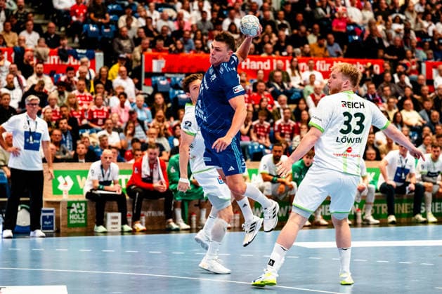 04 06 2026, xdobgx, Handball Daikin HBL, Handball Sport Verein Hamburg HSG Wetzlar v l Nicolaj Jorgensen Handball Sport Verein Hamburg, 11 beim Wurf, in action, throwing Nicolaj Jorgensen Handball Sport Verein Hamburg, 11 beim Wurf, in action, throwing Hamburg