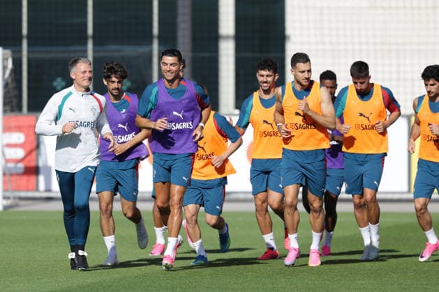 Training of the Portuguese national football team in the football city of Oeiras Portugal, June 4, 2026, in Alges, Portugal Cristiano Ronaldo Portugal ,7 , Diogo Dalot Portugal ,5 Copyright: HMBxMedia FernandoxSoares
