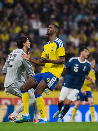 260604 Alexander Isak of Sweden looks dejected during the international friendly football match between Sweden and Greece on June 4, 2026 in Stockholm Photo Joel Marklund BILDBYRAN code JM JM0822 bbeng fotboll football soccer fotball träningslandskamp international friendly sverige sweden sverige a grekland greece depp  Copyright: JOELxMARKLUND BB260604JM042