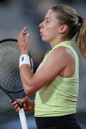 Maja Chwalinska of Poland in action French Open Tennis, Day Twelve, Tennis, Roland Garros, Paris, France - 04 Jun 2026Paris Roland Garros France EDITORIAL USE ONLY No use with unauthorised audio, video, data, fixture lists, club league logos or live services. Online in-match use limited to 120 images, no video emulation. No use in betting, games or single club league player publications.  Copyright: xEllaxLing Shutterstockx 16906559dh