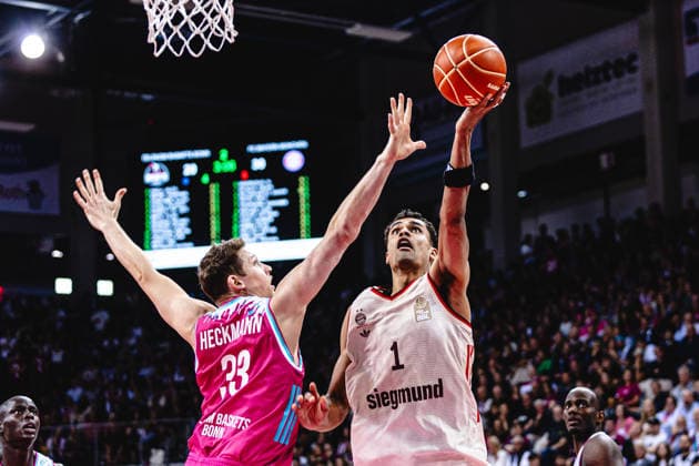 easyCreditBBL, playoff semi-final 3, Telekom Baskets Bonn vs FC Bayern Basketball, 4 6 2026 Oscar da Silva FC BAYERN MÜNCHEN BASKETBALL 1 and Patrick Heckmann Telekom Baskets Bonn 33 easyCreditBBL, playoff semi-final 3, Telekom Baskets Bonn vs FC Bayern Basketball, 4 6 2026, Telekom Dome Bonn Copyright: xBEAUTIFULxSPORTS Derixx