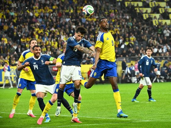 STOCKHOLM, SWEDEN 20260604 Greeces Lazaros Rota and Swedens Alexander Isak in a head-to-head duel Behind are Swedens Mattias Svanberg and Greeces Vangelis Pavlidis during Thursdays international soccer training match between Sweden and Greece at Strawberry Arena ahead of this summers World Cup STOCKHOLM SWEDEN x10090x  Copyright: xClaudioxBresciani TTx LANDSKAMP SVERIGE-GREKLAND