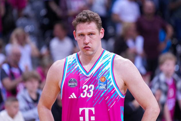 04 06 2026, xydrx, basketball, easyCredit Basketball Bundesliga, playoffs, semi-final game 3, Telekom Baskets Bonn FC Bayern Munich Basketball, Telekom Dome Bonn Patrick Heckmann Telekom Baskets Bonn, 33 disappointed after the defeat Copyright: HMBxMedia YannisxDreimann