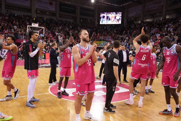 Telekom Baskets players after the defeat, Bonn, Germany, 04 06 2026, Basketball Bundesliga, 3 Semifinals, Telekom Baskets Bonn vs FC Bayern Munich Basketball