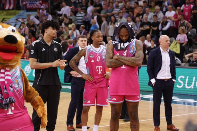Telekom Baskets players after the defeat, Bonn, Germany, 04 06 2026, Basketball Bundesliga, 3 Semifinals, Telekom Baskets Bonn vs FC Bayern Munich Basketball