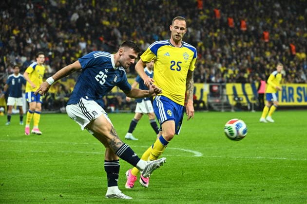 Greece s Andreas Ntoi against Sweden s Gustaf Nilsson during Thursday s international football friendly between Sweden and Greece at Strawberry Arena ahead of this summer s World Cup Stockholm, Sweden June 4, 2026 STOCKHOLM SWEDEN x10090x  Copyright: xClaudioxBresciani TTx FOTBALL SWEDEN-GREECE