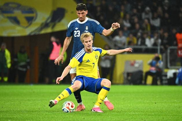 STOCKHOLM, SWEDEN 20260604 Greece s Nectarios Triantis and Sweden s Lucas Bergvall during Thursday s friendly football match between Sweden and Greece at Strawberry Arena ahead of this summer s World Cup STOCKHOLM SWEDEN x10090x  Copyright: xClaudioxBresciani TTx INTERNATIONAL MATCH SWEDEN-GREECE