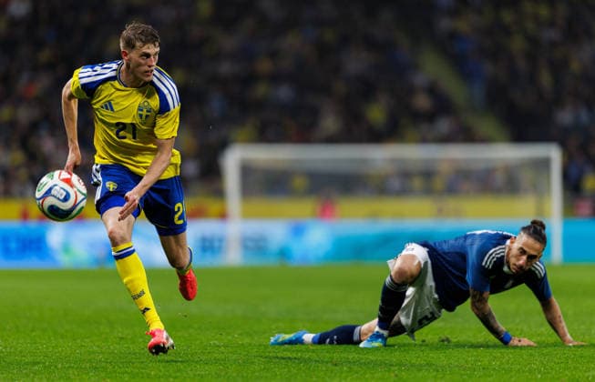 260604 Alexander Bernhardsson of Sweden during the international friendly football match between Sweden and Greece on June 4, 2026 in Stockholm Photo Maxim Thore BILDBYRAN code MT JM0822 bbeng fotboll football soccer fotball träningslandskamp international friendly sverige sweden sverige a grekland greece  Copyright: MAXIMxTHORE BB260604MT071