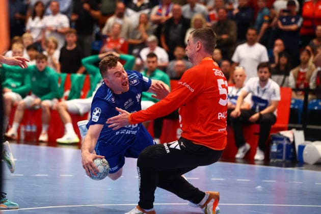 Handball I Men I Season 2025 2026 I Bundesliga I 33 Matchday I HSV Hamburg HSG Wetzlar I 04 06 2026 Moritz Sauter 33, HSV Hamburg Andreas Palicka 52, HSG Wetzlar Hamburg Alsterdorfer Sporthalle Hamburg Germany Copyright: xLobeca RalfxHomburgx