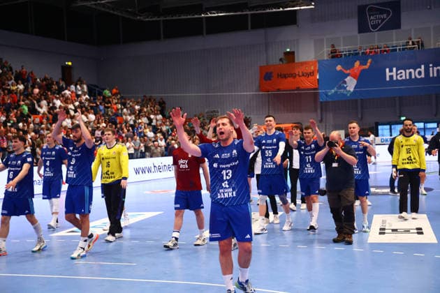 Handball I Men I Season 2025 2026 I Bundesliga I 33 Matchday I HSV Hamburg HSG Wetzlar I 04 06 2026 Niklas Weller 13, HSV Hamburg and the team would like to thank the fans Hamburg Alsterdorfer Sporthalle Hamburg Germany Copyright: xLobeca RalfxHomburgx
