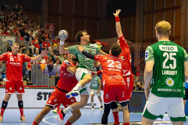 DAIKIN Handball Bundesliga, Kassel, MT Melsungen vs Fuechse Berlin, Rothenbach Halle Kassel 04 06 2026 DAIKIN Handball Bundesliga, Kassel, Germany 04 06 2026 Lukas Mertens Fuechse Berlin, 29 at the throw, Handball Bundesliga, MT Melsungen vs Fuechse Berlin match, Rothenbach Halle Kassel Copyright: xBEAUTIFULxSPORTS Freudensteinx