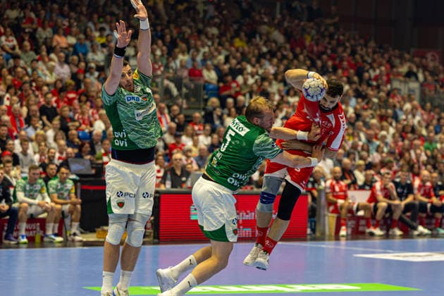 DAIKIN Handball Bundesliga, Kassel, MT Melsungen vs Fuechse Berlin, Rothenbach Halle Kassel 04 06 2026 DAIKIN Handball Bundesliga, Kassel, Germany 04 06 2026 Block der Fuechse Berlin, Handball Bundesliga, MT Melsungen vs Fuechse Berlin match, Rothenbach Halle Kassel Copyright: xBEAUTIFULxSPORTS Freudensteinx