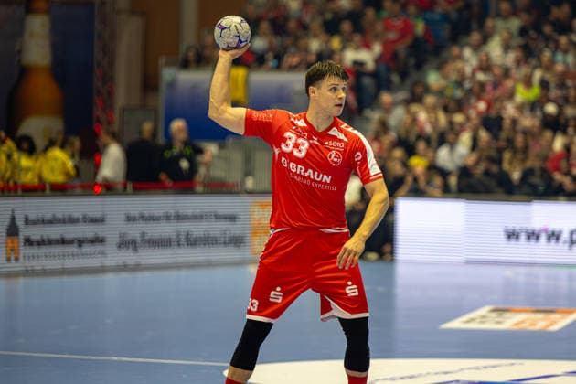 DAIKIN Handball Bundesliga, Kassel, MT Melsungen vs Fuechse Berlin, Rothenbach Halle Kassel 04 06 2026 DAIKIN Handball Bundesliga, Kassel, Germany 04 06 2026 Hans Aaron Mensing MT Melsungen, 33 AM BALL, Handball Bundesliga, Match of MT Melsungen vs Fuechse Berlin, Rothenbach Halle Kassel Copyright: xBEAUTIFULxSPORTS Freudensteinx