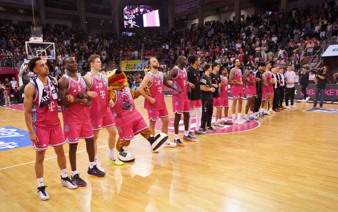 End of season for Telekom Baskets Bonn after defeat against FC Bayern Munich Munich Basketball Playoffs Semi-Final Game 3 Season 2025 26