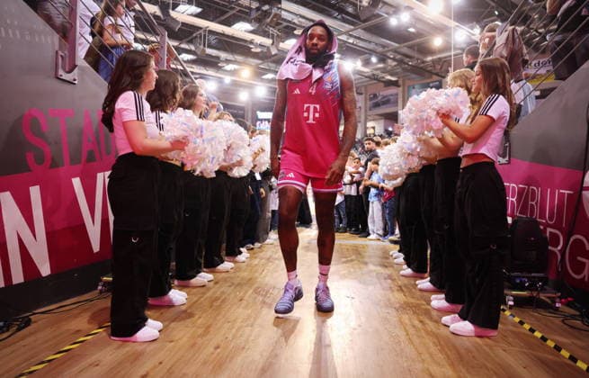 End of season for Telekom Baskets Bonn after defeat to FC Bayern Munich Munich Basketball Jeff Garrett Playoffs semi-final game 3 Season 2025 26