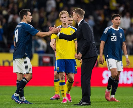 260604 Tasos Douvikas of Greece and Head coach Graham Potter of Sweden after the international friendly football match between Sweden and Greece on June 4, 2026 in Stockholm Photo Joel Marklund BILDBYRAN kod JM JM0822 bbeng fotboll football soccer fotball träningslandskamp international friendly sverige sweden sverige a grekland greece  Copyright: JOELxMARKLUND BB260604JM077