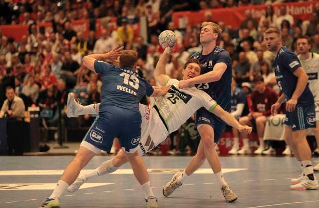 Photo Justin MÜLLER Wetzlar throws against Einar OLAFSSON and left Niklas WELLER HSV Handball Men 1 Bundesliga 33 Matchday on Thu 04 06 2026 HSV Handball HSG Wetzlar