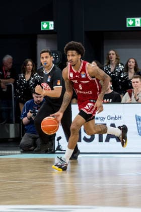 Bamberg, Germany 04 June 2026 1 BBL playoff semi-final 2025 2026 Sp 3 Bamberg Baskets vs Alba Berlin In the picture Demarcus Demonia Bamberg in the game set-up Brose Arena Bayern Copyright: xFotostandx xSchmittx