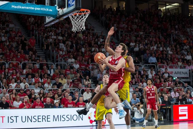 Bamberg, Germany 04 June 2026 1 BBL playoff semi-final 2025 2026 Sp 3 Bamberg Baskets vs Alba Berlin In the picture Richard Balint Bamberg moves to the basket Brose Arena Bayern Copyright: xFotostandx xSchmittx