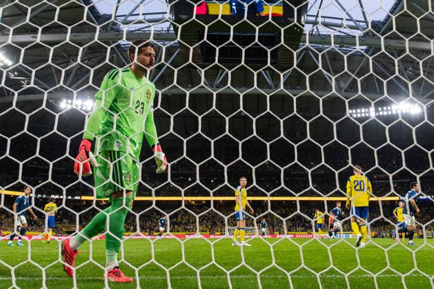 260604 Goalkeeper Kristoffer Nordfeldt, Carl Starfelt and Eric Smith of Sweden look dejected after the 2 2 goal during the international friendly football match between Sweden and Greece on June 4, 2026 in Stockholm Photo Maxim ThorÃ BILDBYRAN code MT JM0822 bbeng fotboll football soccer fotball träningslandskamp international friendly sverige sweden sverige a grekland greece depp  Copyright: MAXIMxTHORE BB260604MT086