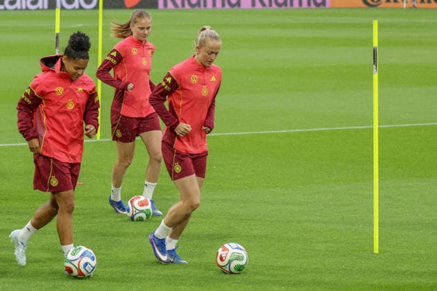 04 06 2026, xgrfx, Football DFB Media Dates, German Womens National Team Press Conference and Final Training v l Shekiera Martinez, Lea Schüller German Womens National Team DFL DFB REGULATIONS PROHIBIT ANY USE OF PHOTOGRAPHS as IMAGE SEQUENCES and or QUASI VIDEO Cologne