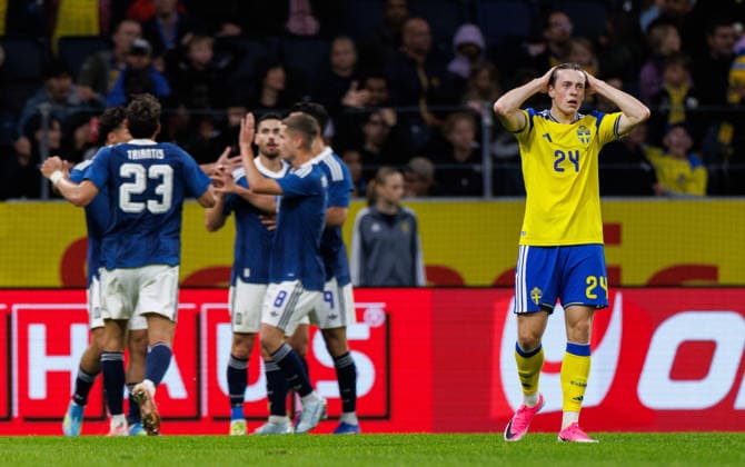 260604 Elliot Stroud of Sweden looks dejected after 2 2 during the international friendly football match between Sweden and Greece on June 4, 2026 in Stockholm Photo Maxim Thore BILDBYRAN code MT JM0822 bbeng fotboll football soccer fotball träningslandskamp international friendly sverige sweden sverige a grekland greece depp  Copyright: MAXIMxTHORE BB260604MT089