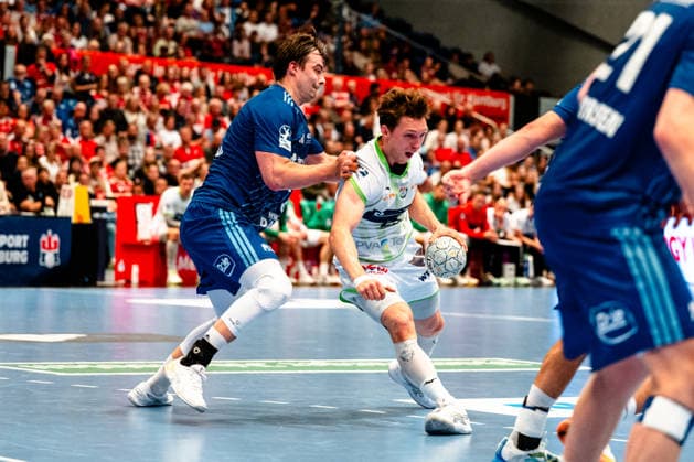 04 06 2026, xdobgx, Handball Daikin HBL, Handball Sport Verein Hamburg HSG Wetzlar v l Andreas Magaard Handball Sport Verein Hamburg, 4 Justin Mueller HSG Wetzlar, 25 duel, duel, fight, tackle Hamburg