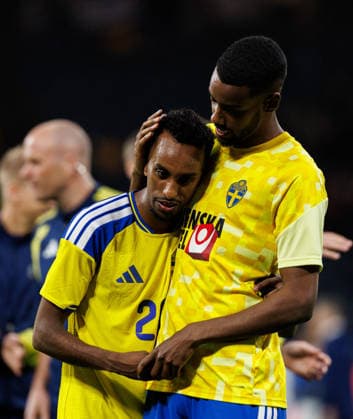260604 Taha Ali and Alexander Isak of Sweden after the international friendly football match between Sweden and Greece on June 4, 2026 in Stockholm Photo Maxim Thore BILDBYRAN code MT JM0822 bbeng fotboll football soccer fotball träningslandskamp international friendly sverige sweden sverige a grekland greece  Copyright: MAXIMxTHORE BB260604MT101