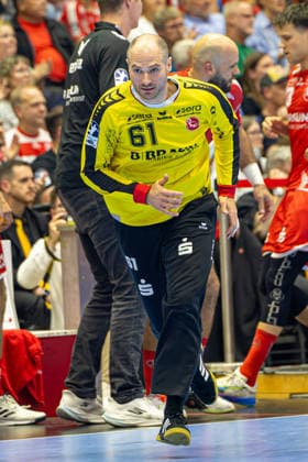DAIKIN Handball Bundesliga, Kassel, MT Melsungen vs Fuechse Berlin, Rothenbach Halle Kassel 04 06 2026 DAIKIN Handball Bundesliga, Kassel, Germany 04 06 2026 Laszlo Bartucz MT Melsungen, 61 runs to goal, Handball Bundesliga, MT Melsungen vs Fuechse Berlin match, Rothenbach Halle Kassel Copyright: xBEAUTIFULxSPORTS Freudensteinx