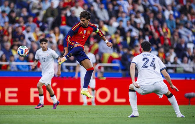 Spain v Iraq - Friendlies A CORUNA, SPAIN - JUNE 4: Ferran Torres of Spain in action during the friendly match between the Spain and Iraq at the Riazor Stadium in A Coruna, Spain on June 4, 2026. Pablo Garcia Sacristan Anadolu A Coruna Spain. Editorial use only. Please get in touch for any other usage.  Copyright: x2026xAnadoluxPabloxGarciaxSacristanx