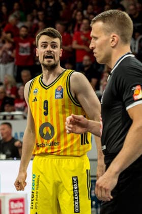 Bamberg, Germany 04 June 2026 1 BBL Playoff Semifinal 2025 2026 Sp 3 Bamberg Baskets vs Alba Berlin In the picture Jonas Mattisseck Berlin gestures dissatisfied with the referee Brose Arena Bayern Copyright: xFotostandx xSchmittx