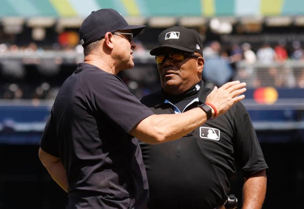 New York Yankees Aaron Boone talks with 3rd base umpire Laz Díaz in the fifth inning against the Cleveland Guardians at Yankee Stadium on Thursday, June 4, 2026 in New York City. The Yankees defeated the Guardians 2-1.  NYP20260604103 JOHNxANGELILLO